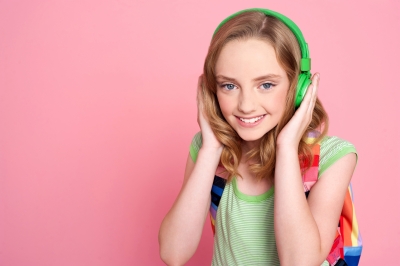 Easy-going girl with headphones